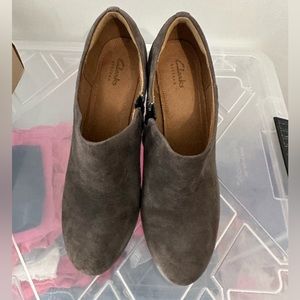 Clark women’s grey suede booties